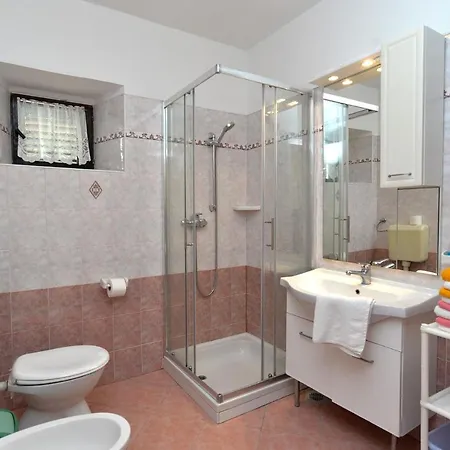 Apartment With Parking Space Kukci, - 20797